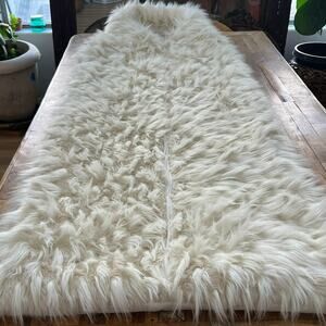 Pottery Barn Teen Sleeping Bag White Hooded Faux Fur Soft Zip Front